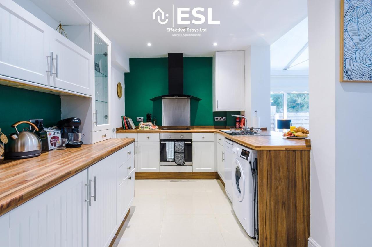 Open Plan - 3 Bedroom House - Garden And Outdoor Seating - Driveway Parking - Short Drive To City Centre Saughall Екстериор снимка