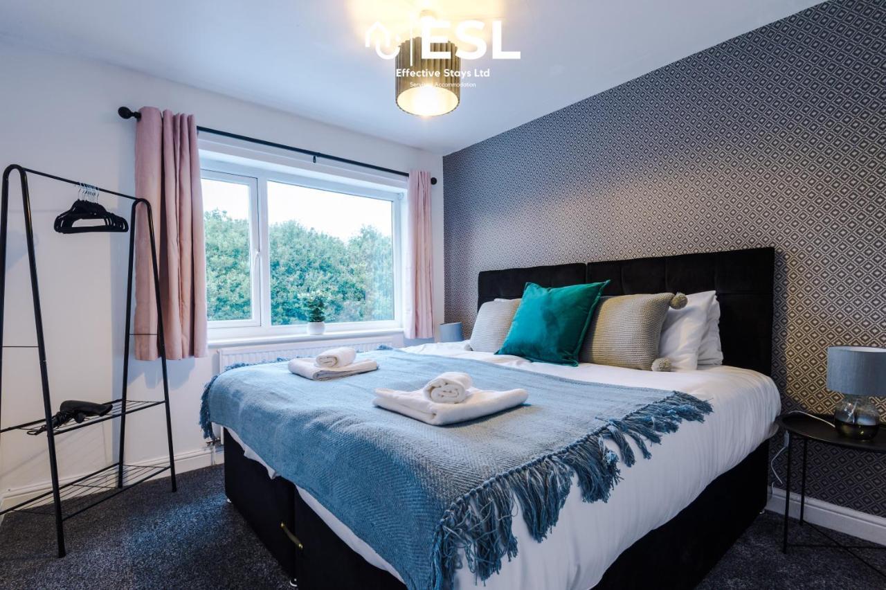 Open Plan - 3 Bedroom House - Garden And Outdoor Seating - Driveway Parking - Short Drive To City Centre Saughall Екстериор снимка