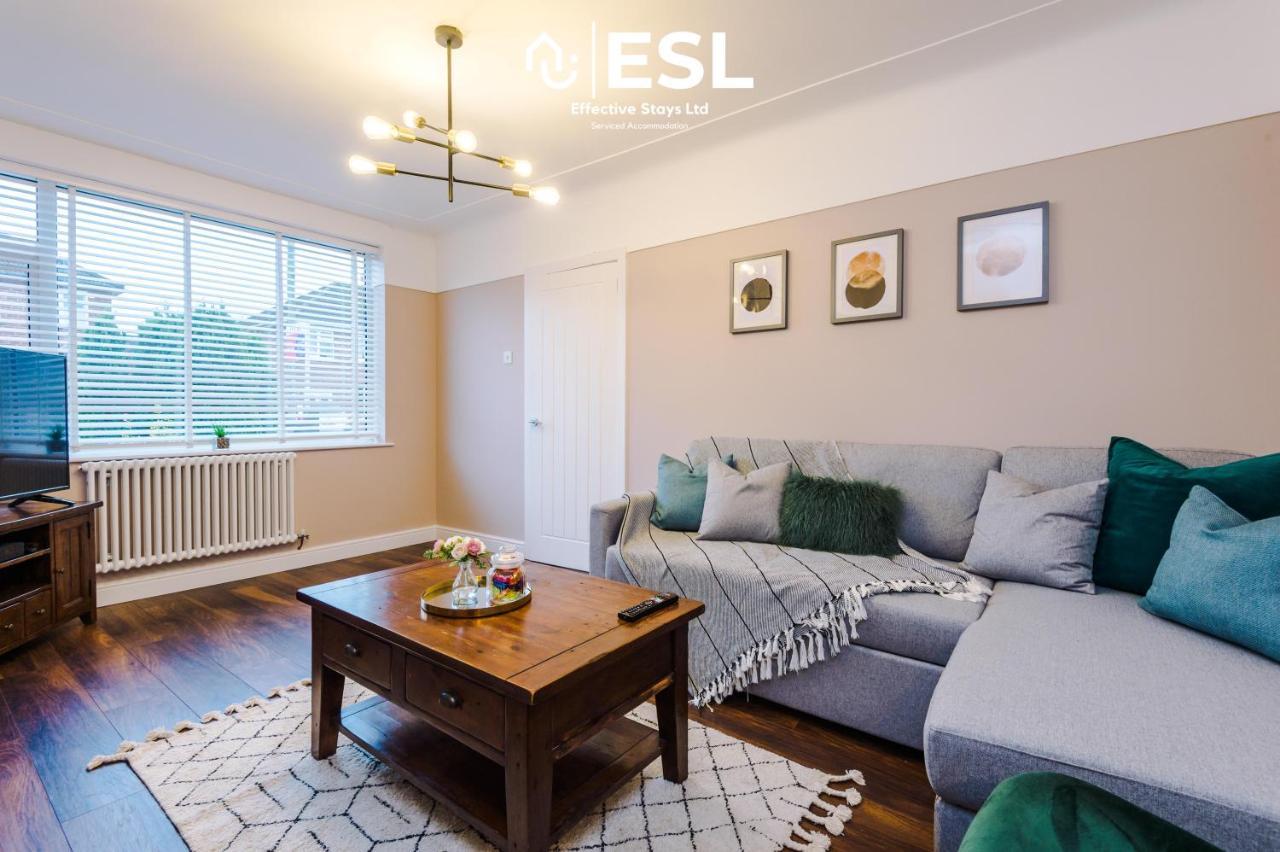 Open Plan - 3 Bedroom House - Garden And Outdoor Seating - Driveway Parking - Short Drive To City Centre Saughall Екстериор снимка