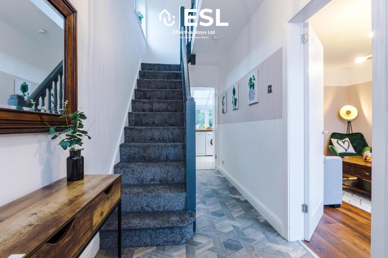 Open Plan - 3 Bedroom House - Garden And Outdoor Seating - Driveway Parking - Short Drive To City Centre Saughall Екстериор снимка