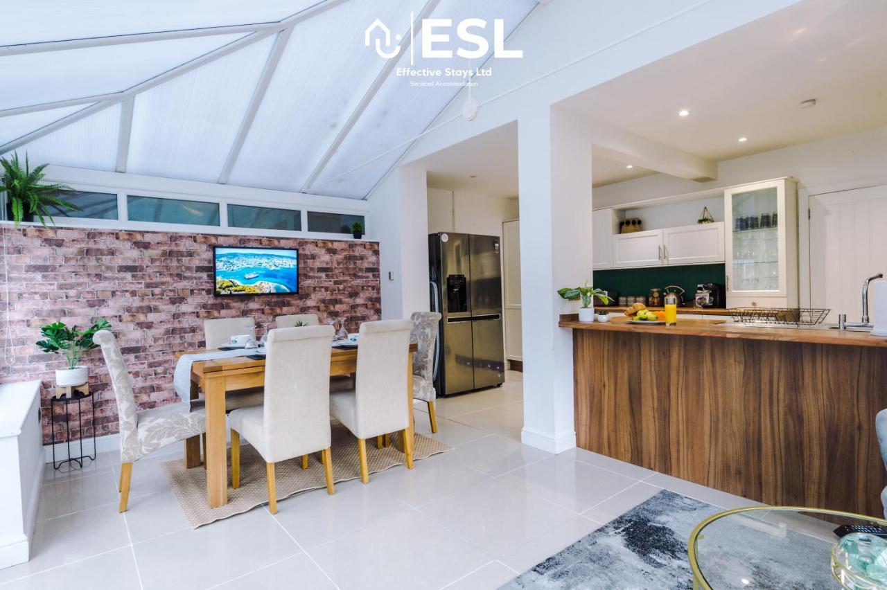 Open Plan - 3 Bedroom House - Garden And Outdoor Seating - Driveway Parking - Short Drive To City Centre Saughall Екстериор снимка