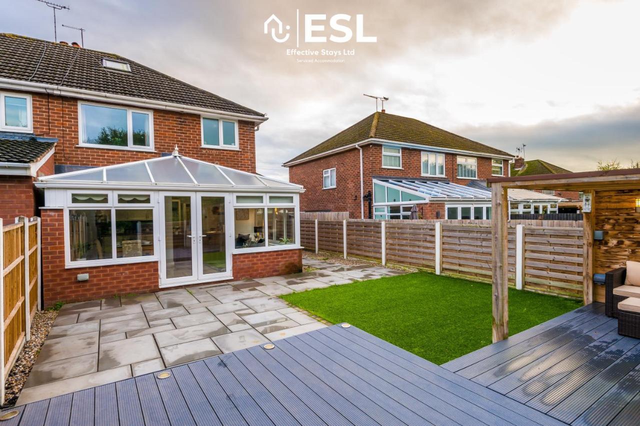 Open Plan - 3 Bedroom House - Garden And Outdoor Seating - Driveway Parking - Short Drive To City Centre Saughall Екстериор снимка