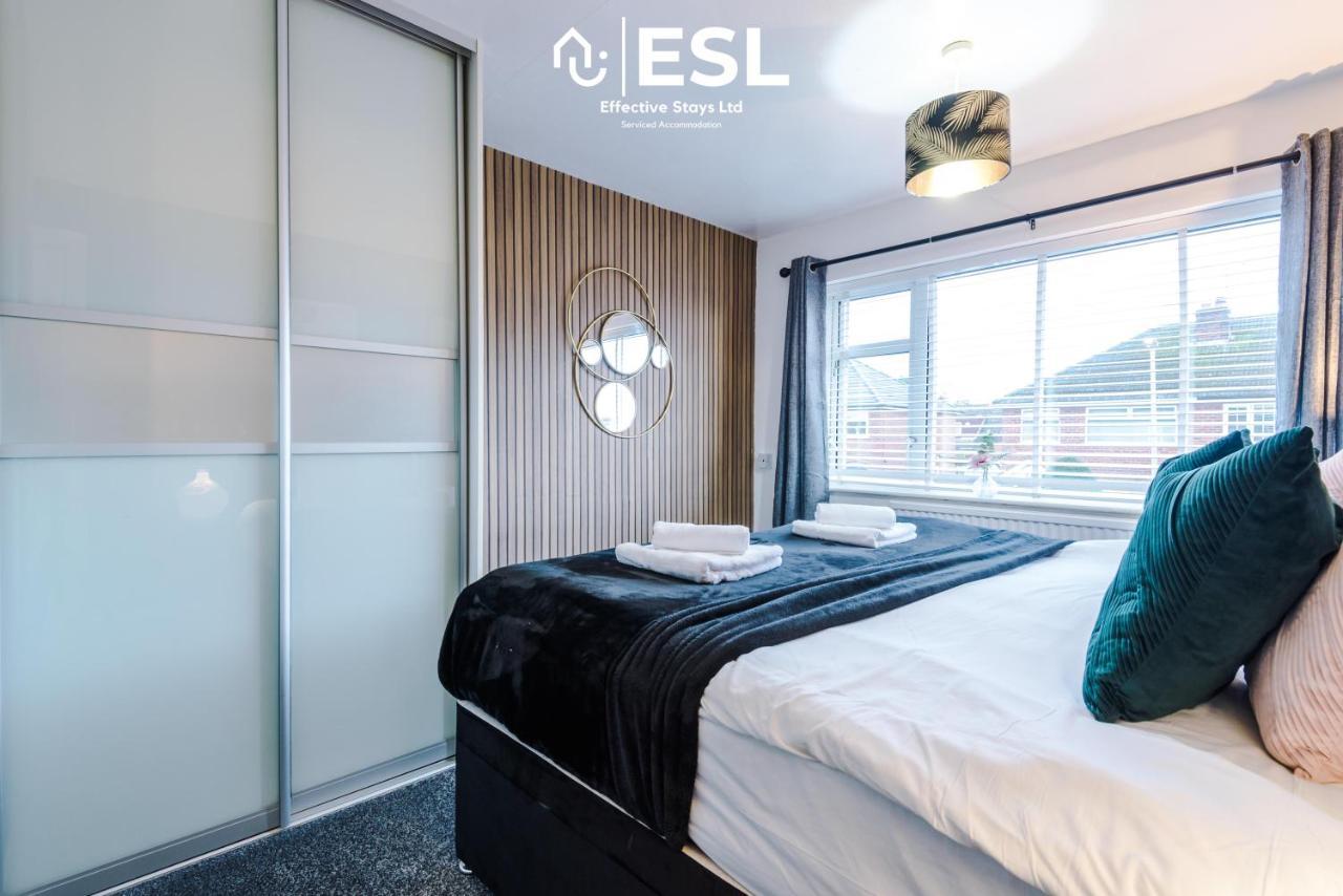 Open Plan - 3 Bedroom House - Garden And Outdoor Seating - Driveway Parking - Short Drive To City Centre Saughall Екстериор снимка
