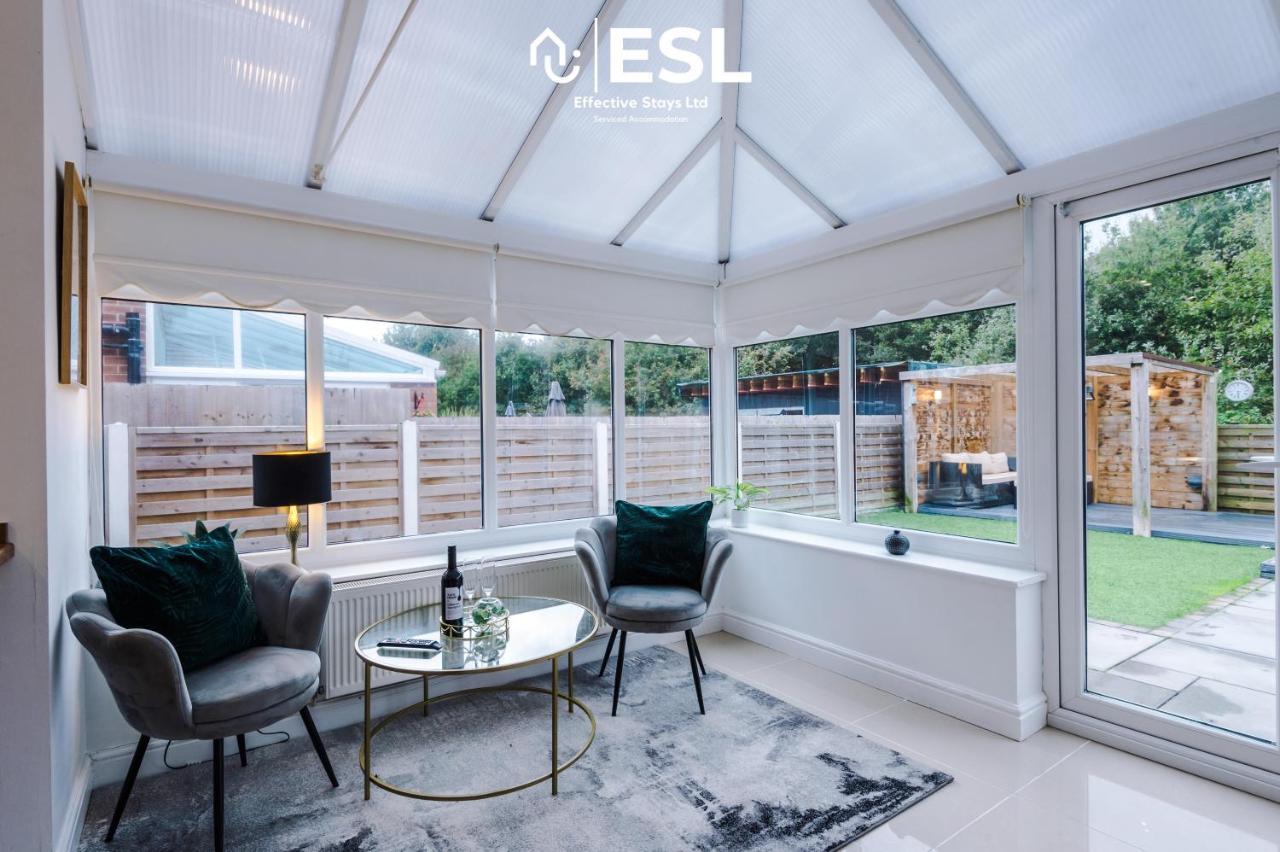 Open Plan - 3 Bedroom House - Garden And Outdoor Seating - Driveway Parking - Short Drive To City Centre Saughall Екстериор снимка