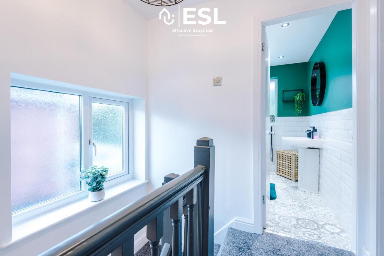 Open Plan - 3 Bedroom House - Garden And Outdoor Seating - Driveway Parking - Short Drive To City Centre Saughall Екстериор снимка